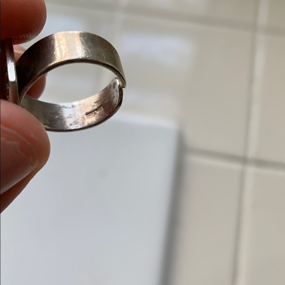 Sterling Silver ring - Picture 2 of 3